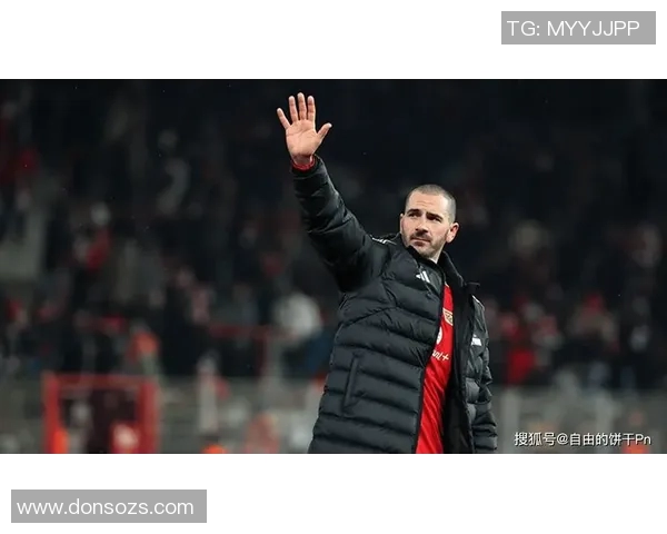 10号足球明星因伤缺席重要比赛球迷心痛期待早日复出